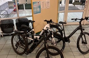 Polizei Rheinisch-Bergischer Kreis: POL-RBK: Bergisch Gladbach - Diebstahl und Fund von hochwertigen Pedelecs