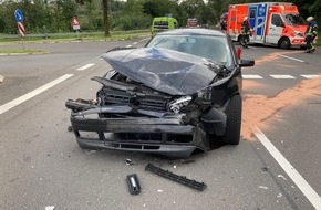 Kreispolizeibehörde Oberbergischer Kreis: POL-GM: Verkehrsunfall mit zwei Verletzten