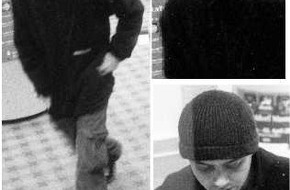 Polizei Düsseldorf: POL-D: Bankraub in Düsseltal Â Polizei fahndet mit Fotos aus Überwachungskamera Â 2000 Euro Belohnung Ihre Berichterstattung von Samstag Â Fotos hängen als Datei an