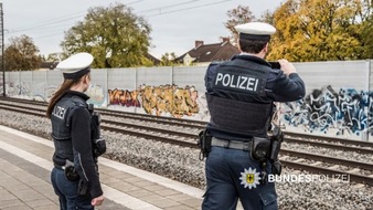 Bundespolizeidirektion München: Bundespolizeidirektion München: Graffiti: Festnahme eines Helfers / Diensthund erschnüffelt Tatmittel
