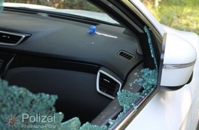 Polizeipräsidium Westpfalz: POL-PPWP: Autoknacker schlagen Scheibe ein