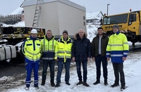 Westconnect GmbH: Zentraler Verteilerpunkt &bdquo;Point of Presence&ldquo; erfolgreich gesetzt: Glasfasernetz in Bad Laasphe auf dem Vormarsch