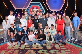 KiKA - Der Kinderkanal ARD/ZDF: "Die beste Klasse Deutschlands": Die 7B des Peutinger-Gymnasiums aus Ellwangen (Baden-Württemberg) triumphiert im Superfinale im Ersten / Abschluss der Frühjahrsstaffel mit spannender Aufholjagd