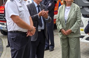 Feuerwehr Bremerhaven: FW Bremerhaven: Innensenatorin Dr. Eva H&ouml;gl zu Besuch bei der Freiwilligen Feuerwehr Weddewarden