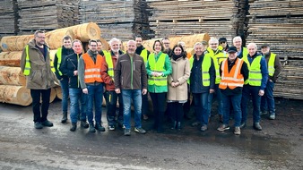 Deutsche Säge- und Holzindustrie Bundesverband e. V. (DeSH): Heimisches Laubholz für eine nachhaltige Zukunft