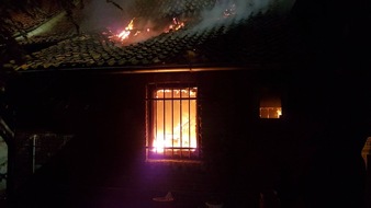 Polizeiinspektion Hameln-Pyrmont/Holzminden: POL-HM: Wohnhausbrand in Fuhlen