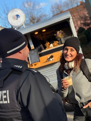 POL-DN: Coffee with a Cop - Zahlreiche Bürgerinnen und Bürger nutzen den offenen Austausch