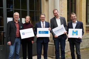 Pressemitteilung Nr. 036/2024 der Leibniz Universität Hannover: Herausragender Erfolg für die LUH: drei Exzellenzcluster bewilligt