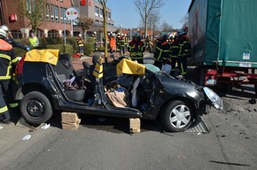 POL-STD: 57-jähriger Autofahre bei Unfall in Jork schwer verletzt