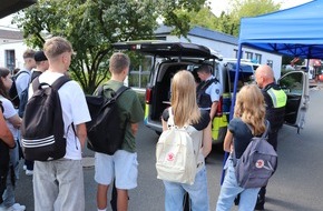 Kreispolizeibehörde Höxter: POL-HX: Erster Berufserkundungstag bei der Polizei Höxter: Jugendliche gewinnen Einblicke in den Polizeialltag