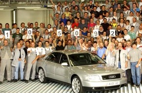 Audi AG: Audi A8: Aluminiumkompetenz in der Oberklasse: 105.092ster Audi A8 leitet Generationswechsel ein / Produktionsstart des Nachfolgemodells im August