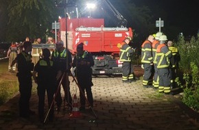 Polizeiinspektion Stade: POL-STD: Tageswohnungseinbruch in Stade, Auto rollt in die Elbe - Großeinsatz für Feuerwehr und DLRG in der vergangenen Nacht