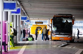 ADAC: Fernbus-Bahnhöfe: Passagiere stehen zu oft im Regen / ADAC Test kritisiert oftmals fehlende Fahrgastinformationen / Zu wenig Sitzplätze im Wartebereich / Testsieger ist Stuttgart