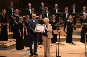 Deutscher Musikrat gGmbH: Überwältigendes Debütkonzert des Bundesjugendchores in der Philharmonie Berlin