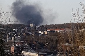 Feuerwehr Stolberg: FW-Stolberg: Großbrand in Recyclinghof / Abfallsortieranlage