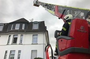 Feuerwehr Mettmann: FW Mettmann: Brand eines hölzernen Anbaus ruft Feuerwehr auf den Plan