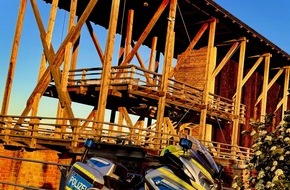 Polizeidirektion Neustadt/Weinstraße: POL-PDNW: Ausflug mit dem Moped, aber sicher! Der Motorradkontrolltrupp der Polizeidirektion Neustadt kontrollierte und informierte rund ums Thema "sicheres Bike"