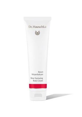 Presseinformation: Die Rose in der Dr. Hauschka Rosen Tagescreme leicht