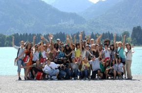 ProSieben: POPSTARS-Workshop: Was macht die drei Meter lange Python am Schloss Neuschwanstein?