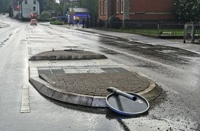 Kreispolizeibehörde Oberbergischer Kreis: POL-GM: Verkehrsschild umgefahren