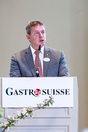 Conférence de presse annuelle GastroSuisse: Le franc fort et le tourisme de la restauration défient l&#039;hôtellerie-restauration