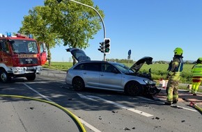 Feuerwehr Detmold: FW-DT: Schwerer Verkehrsunfall am Samstagmorgen auf der Lageschen Stra&szlig;e