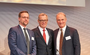 Raiffeisen Waren-Zentrale Rhein-Main AG: Erste Hauptversammlung als Aktiengesellschaft / Neue Unternehmensstrategie stellt strategische Weichen