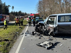 KFV Bodenseekreis: B31: Zwei Verletzte nach Frontalkollision