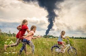 UNICEF Deutschland: UNICEF Foto des Jahres 2023 | Licht durchbricht die Dunkelheit