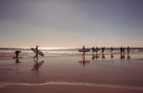 FIT Gesellschaft für gesundes Reisen mbH: International Surfing Day 2018 / Surfen und Yoga - Trendkombi mit ökologischem Anspruch in Marokko