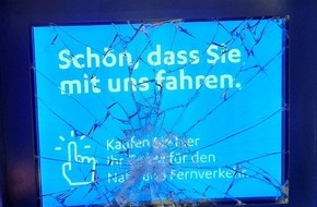 Bundespolizeiinspektion Bremen: BPOL-HB: Zugbegleiterin verletzt und Fahrausweisautomat in Bremerhaven-Lehe beschädigt