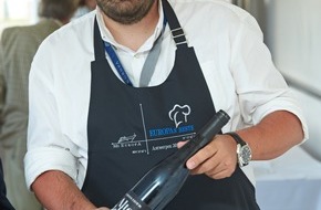 Hapag-Lloyd Cruises: Moderner Winzer trifft modernes Luxusschiff: Wein-Workshops mit Markus Schneider an Bord der EUROPA 2 (FOTO)