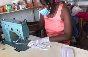 YOU Stiftung - Bildung für Kinder in Not: YOU Stiftung fördert Frauengruppen für Schutzmasken-Produktion in Afrika / Maßnahmen zum Schutz vor COVID-19 werden in Afrika dringend benötigt
