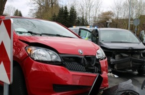 Polizei Minden-Lübbecke: POL-MI: Drei Autos an Unfall beteiligt