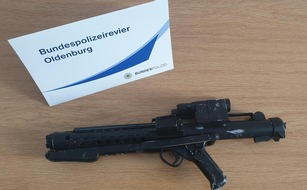 Bundespolizeiinspektion Bad Bentheim: BPOL-BadBentheim: Aus "Spaß" mit mutmaßlicher Schnellfeuerwaffe auf Polizeibeamte gezielt