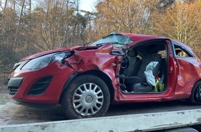 Polizeipräsidium Westpfalz: POL-PPWP: Unfall: Autofahrerin aus Pkw geschnitten