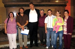 Kabel Eins: Ein Lebensretter und die Liebe auf zwei Rädern - "Der Glücksvollzieher" mit Tetje Mierendorf am Montag, 13. August 2007, 21.15 Uhr bei kabel eins