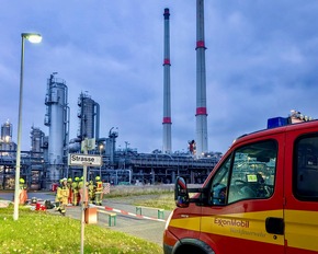 FW-OLL: Freiwillige Feuerwehren der Gemeinde Großenkneten absolvieren Einsatzübung rund um Erdgasaufbereitungsanlage