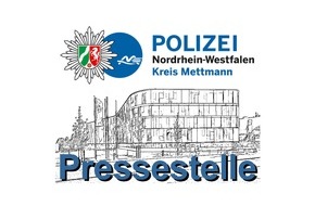 Polizei Mettmann: POL-ME: Verdacht eines Tötungsdelikts in Wohnung - Tatverdächtiger stellt sich bei der Polizei - Velbert - 2112118