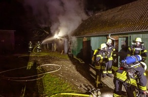 Kreisfeuerwehrverband L&uuml;chow-Dannenberg e.V.: FW L&uuml;chow-Dannenberg: Schweinestall brennt bei Dannenberg +++ Tiere &uuml;berleben unverletzt +++ Feuerwehr verhindert Ausbreitung