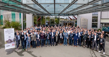 REHAU Industries SE & Co. KG: Techniker Tagung des BDF bei REHAU Industries am Standort Triptis