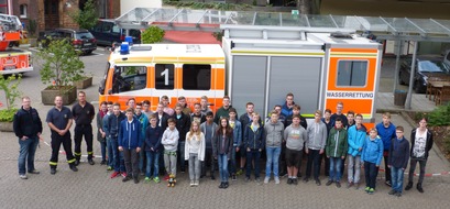 FW-AR: Städtetour der Arnsberger Jugendfeuerwehr führte nach Düsseldorf