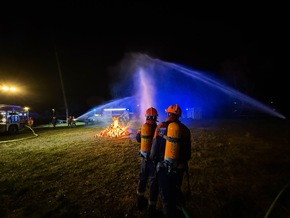 FW Ratingen: 24 Stunden lang Feuerwehrluft schnuppern: Vier Einsätze für die Jugendfeuerwehr