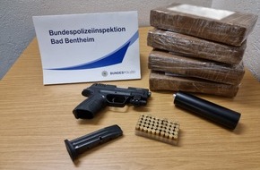 Bundespolizeiinspektion Bad Bentheim: BPOL-BadBentheim: Rund 4,4 Kilo Kokain und Schusswaffe mit Munition und Schalldämpfer beschlagnahmt / 30-Jähriger in Untersuchungshaft