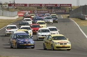 VW Volkswagen AG: Volkswagen mit Polo-Rennen bei der Formel-1-Premiere in China "Volkswagen Polo Celebrity Race" in Shanghai