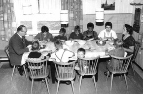 Albert-Schweitzer-Verband der Familienwerke und Kinderdörfer: Mit Fürsorge und viel Herz / Seit 56 Jahren erhalten in Albert-Schweitzer-Kinderdörfern schutzbedürftige Kinder Heimat und Fürsorge (BILD)