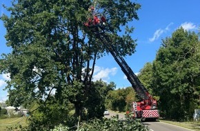 Feuerwehr Allensbach: FW Allensbach: &Uuml;berlandhilfe in Singen-Bohlingen