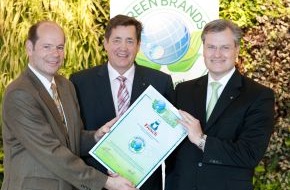 GREEN BRANDS Organisation: "Frosch" erhält grünes Marken-Siegel und Auszeichnung / Öko-Pionier wird erste "Green Brand" in Deutschland / Wahl zur "Most Trusted Brand" (BILD)
