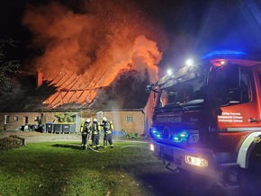 FW-ROW: Großbrand zerstört Bauernhaus in Granstedt