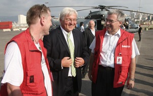 humedica e.V.: Libanon: Bundesaußenminister Steinmeier trifft Vertreter des humedica-Ärzteteams / Deutsche Helfer wollen Verantwortung für Flüchtlingslager im Beiruter Stadion übernehmen